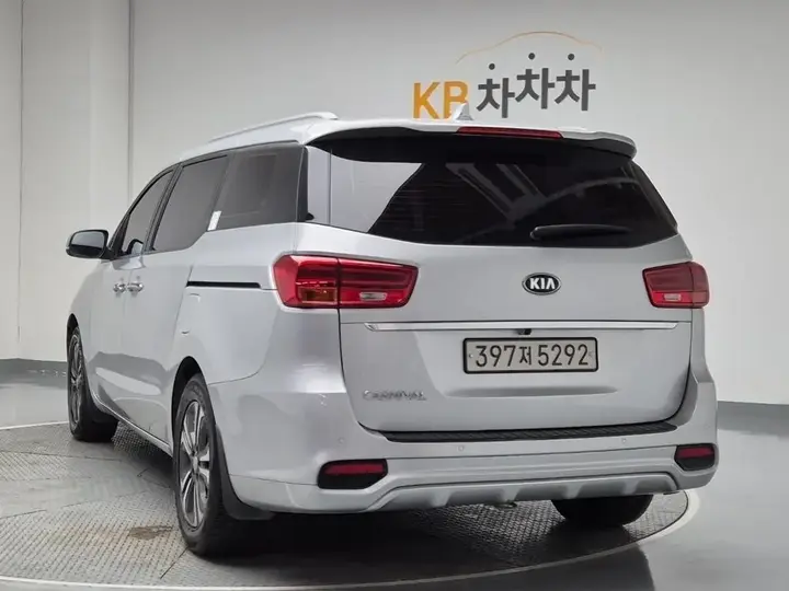 Kia Carnival 2019 photo 2