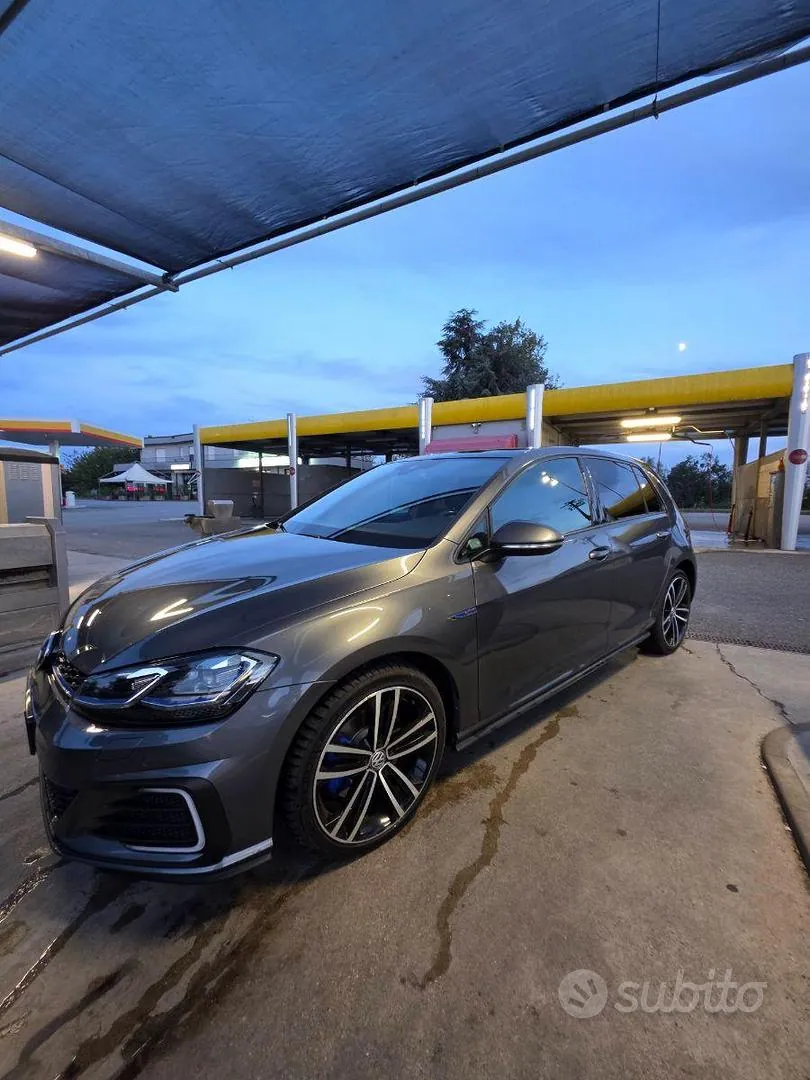 Volkswagen Golf 2017 photo 2