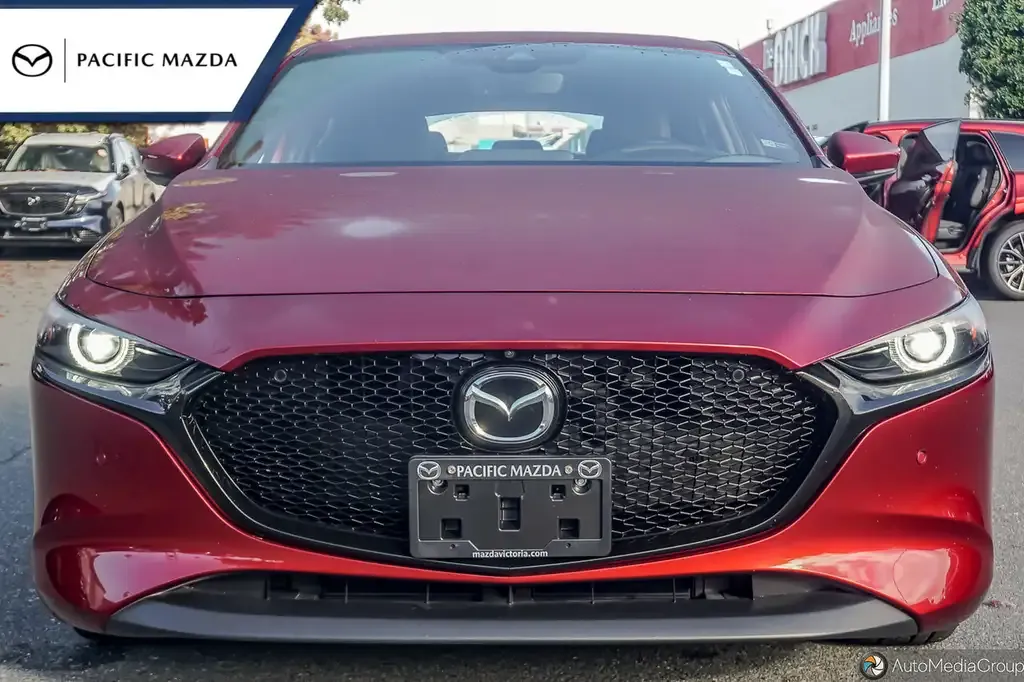 Mazda Mazda3 2023 photo 2