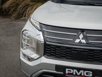 Mitsubishi Outlander 2026 photo 4