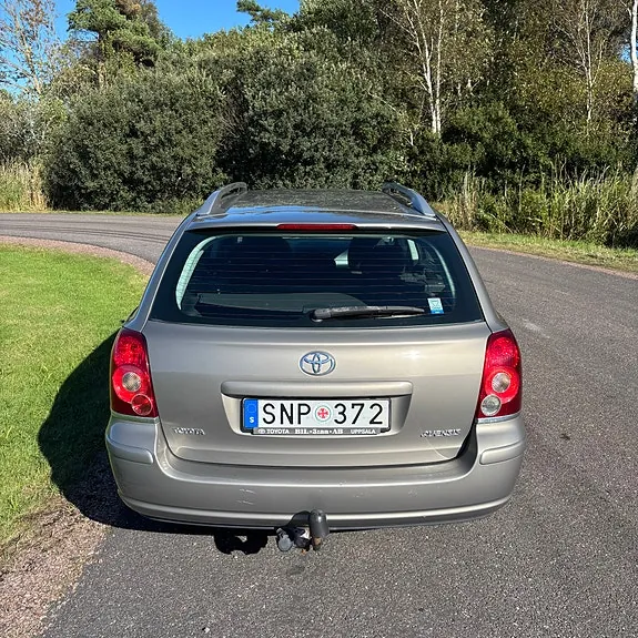 Toyota Avensis 2006 photo 4