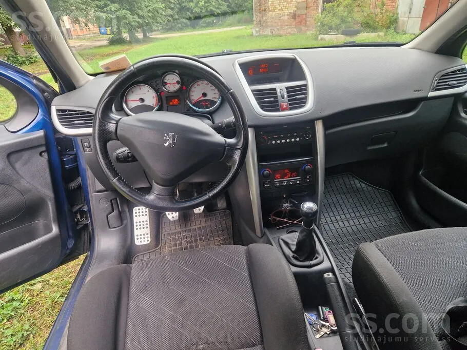 Peugeot 207 2008 photo 5