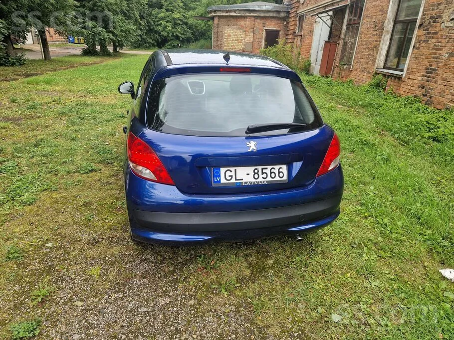 Peugeot 207 2008 photo 3
