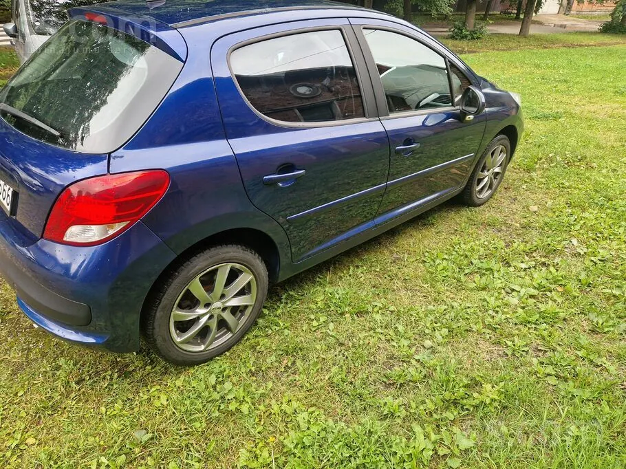 Peugeot 207 2008 photo 2