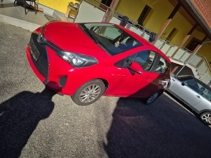 Toyota Yaris 2016 photo 2