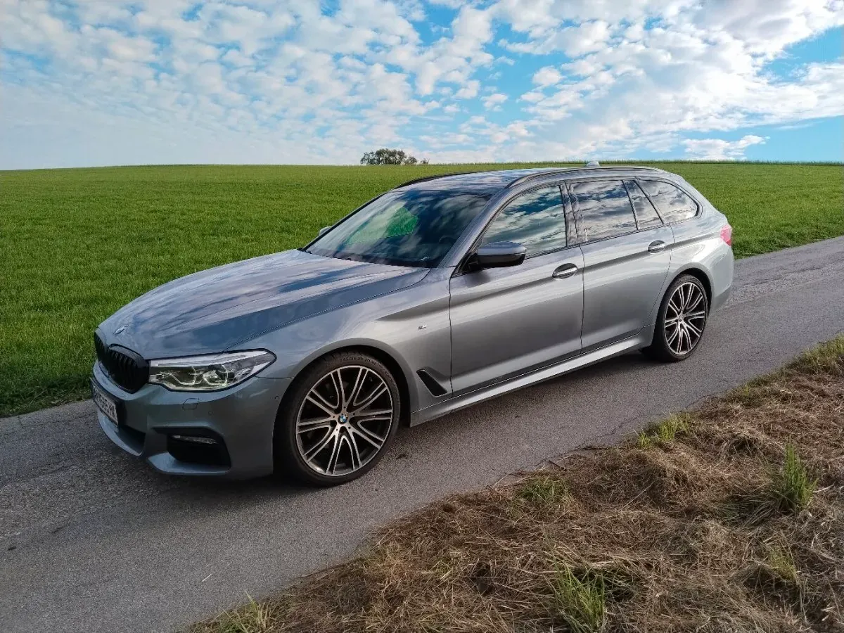 BMW 5 Series 2018 photo 2