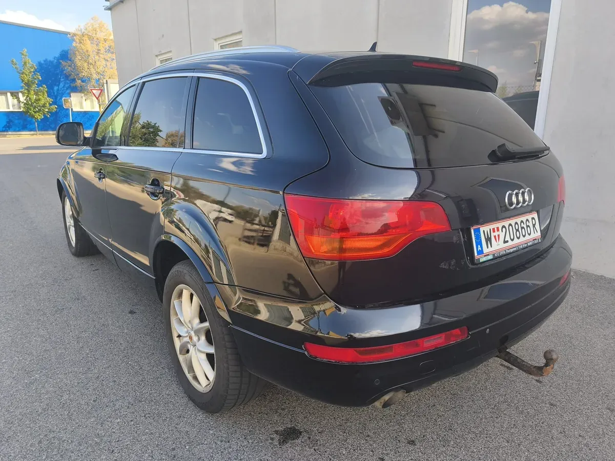 Audi Q7 2006 photo 2