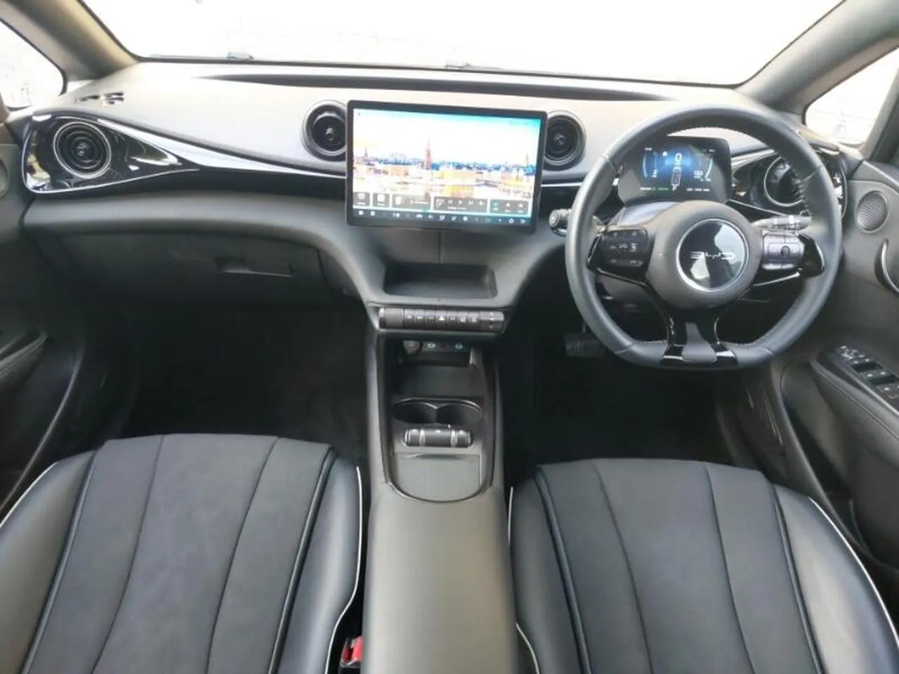 BYD Dolphin 2024 photo 3