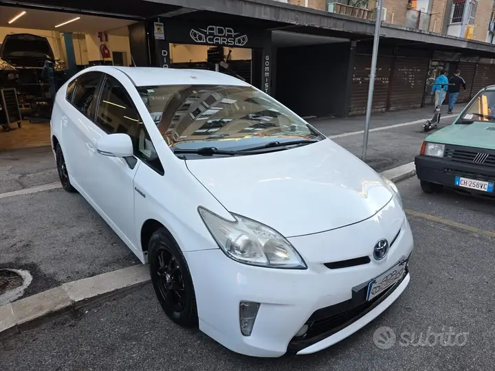 Toyota Prius 2013 photo 2