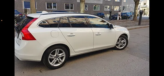 Volvo V60 2016 photo 2