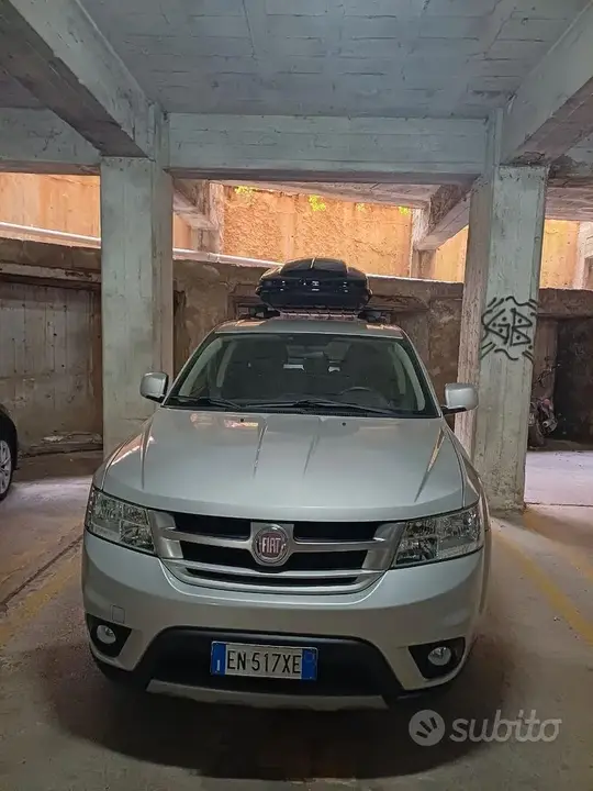 Fiat Freemont 2012 photo 2