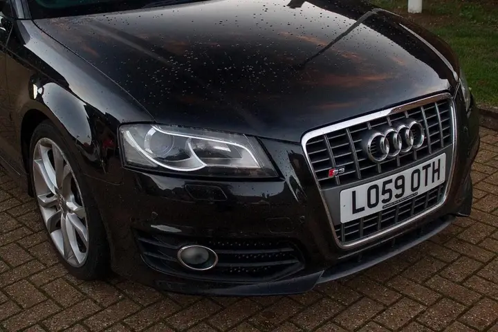 Audi S3 2010 photo 2