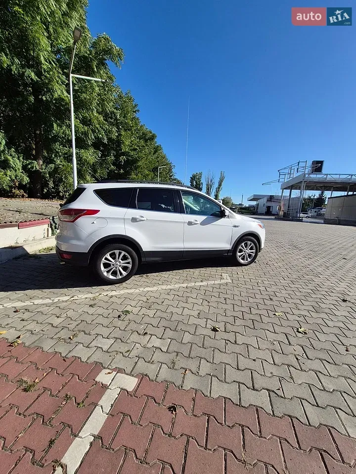 Ford Escape 2015 photo 3