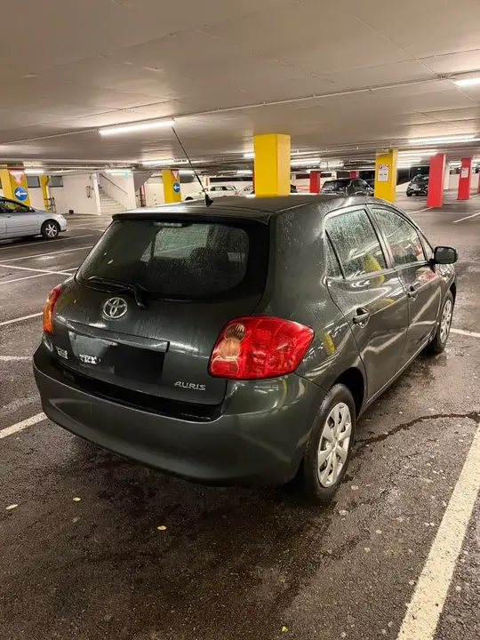Toyota Auris 2009 photo 3