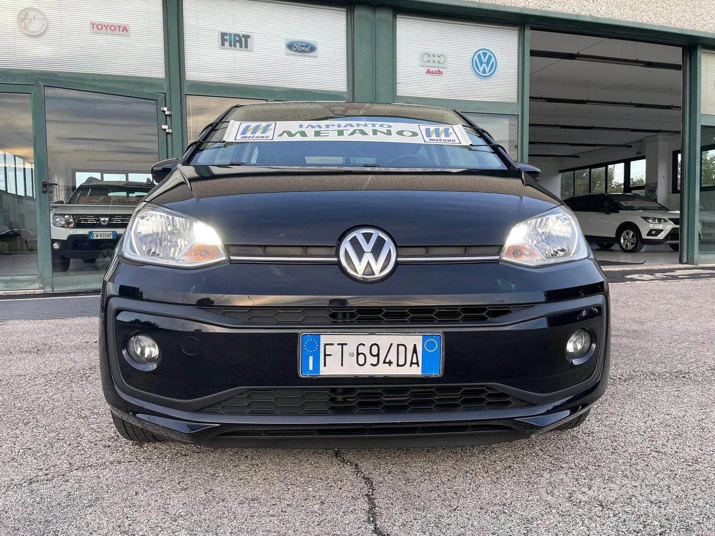 Volkswagen Up 2018 photo 2