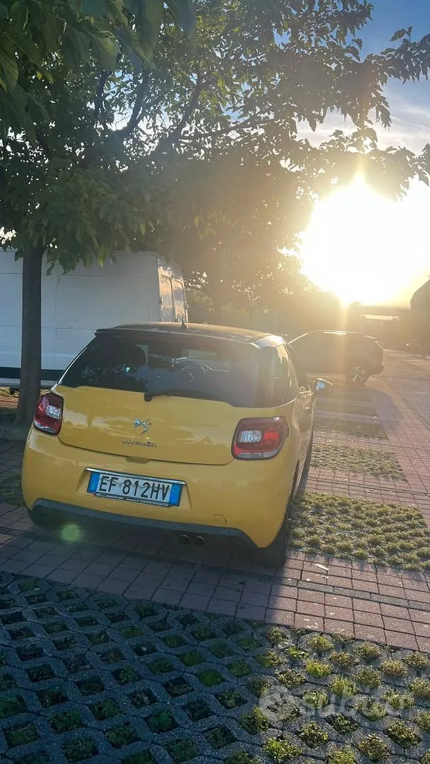 DS Automobiles Ds 3 2010 photo 2