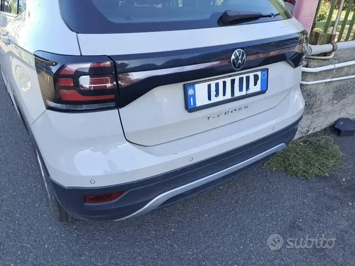 Volkswagen T-Cross 2023 photo 2