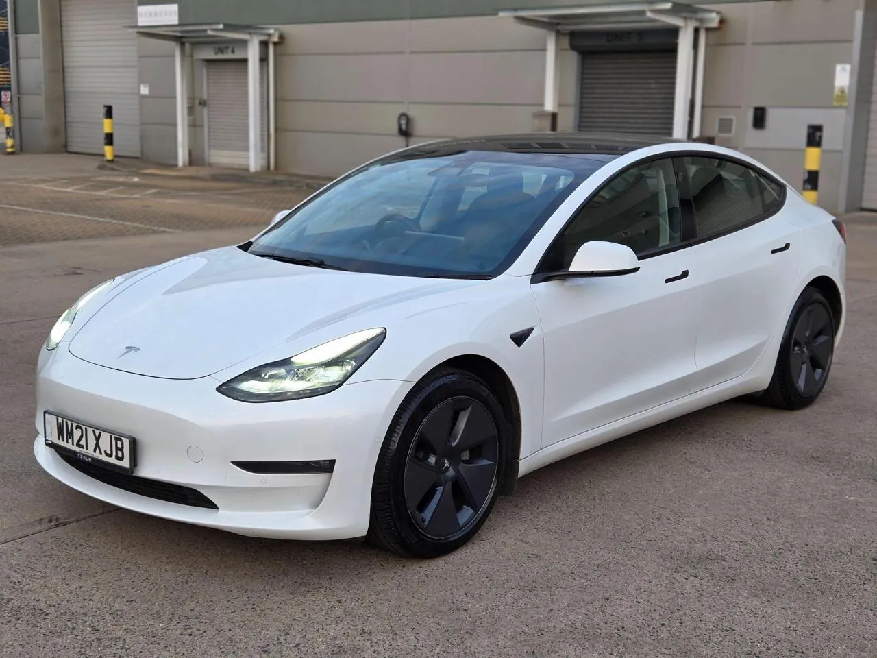 Tesla Model 3 2021 photo 2