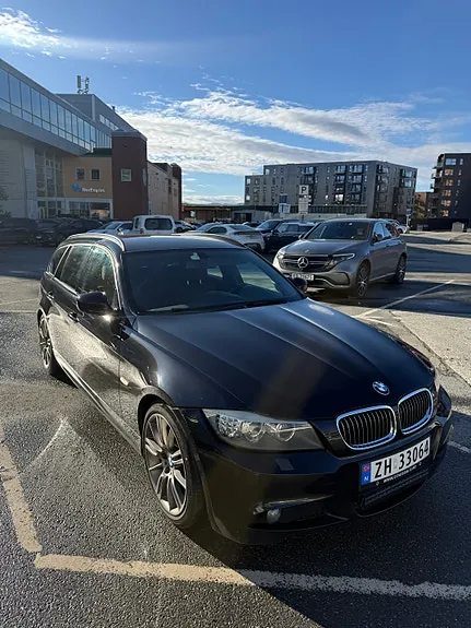 BMW 3 Series 2011 photo 3