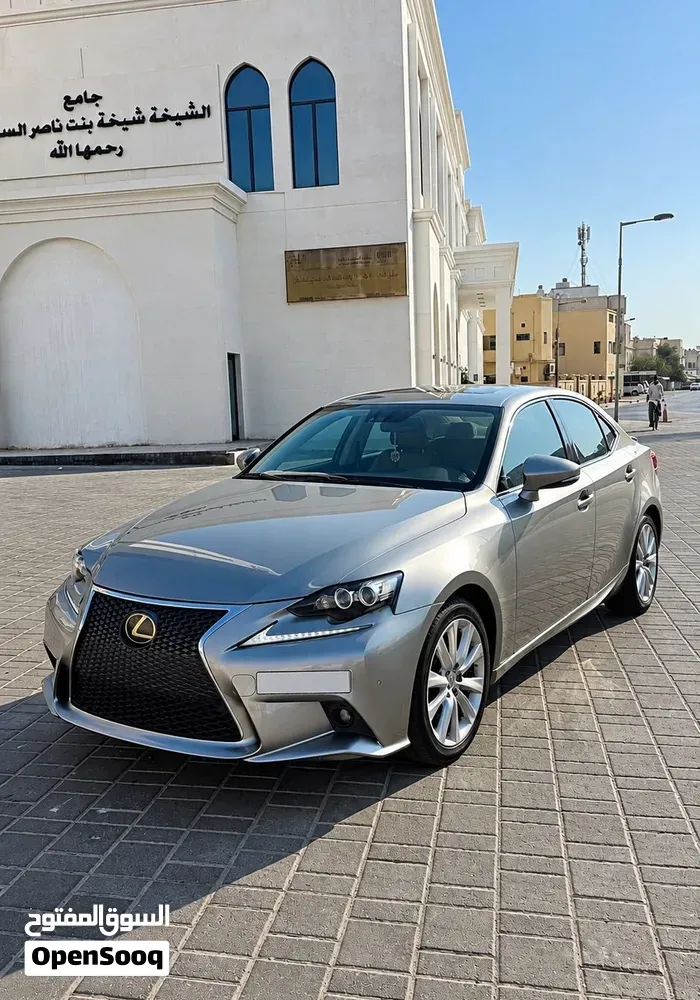Lexus Is 350 2015 photo 4