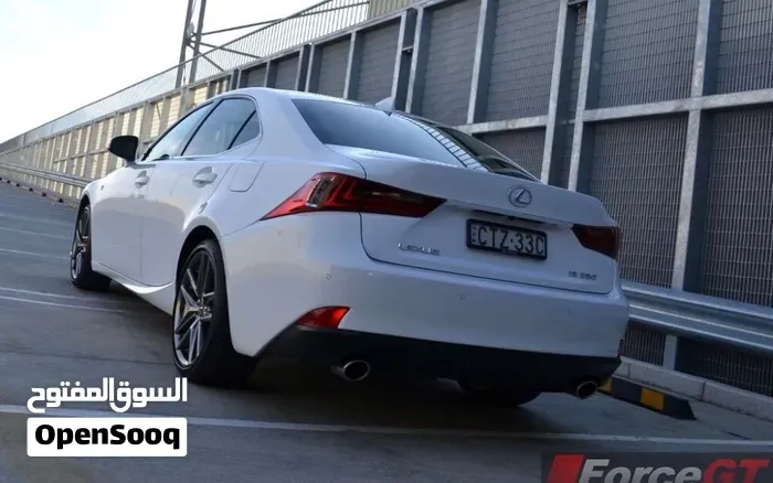 Lexus Is 350 2015 photo 3