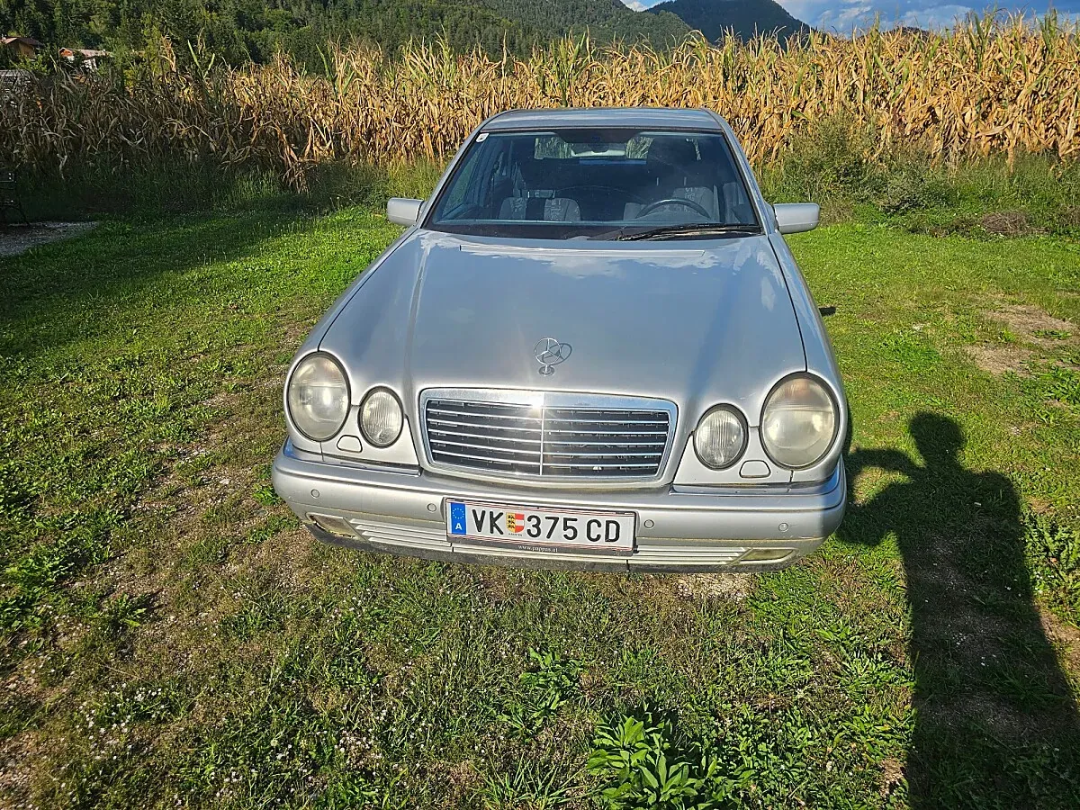 Mercedes-Benz E-Class 1998 photo 2