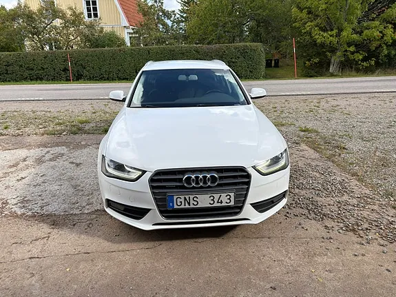 Audi A4 2013 photo 2