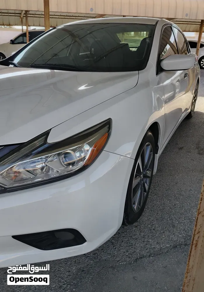 Nissan Altima 2017 photo 2