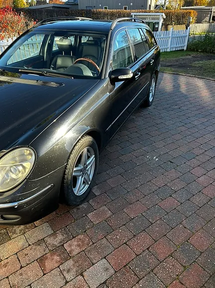 Mercedes-Benz E240 2004 photo 3