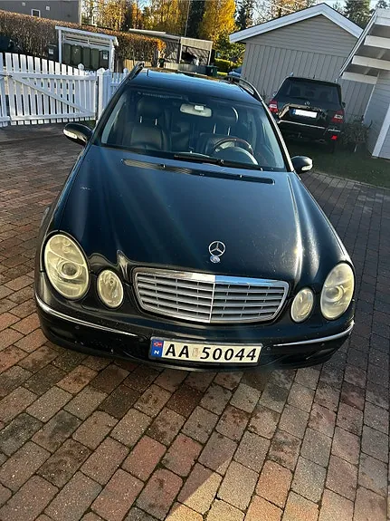 Mercedes-Benz E240