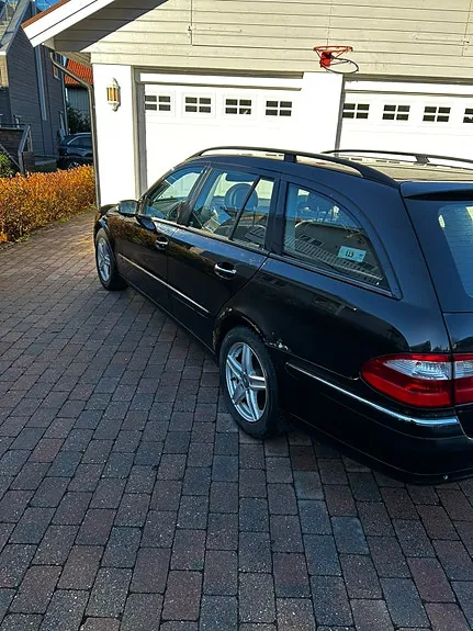 Mercedes-Benz E240 2004 photo 4