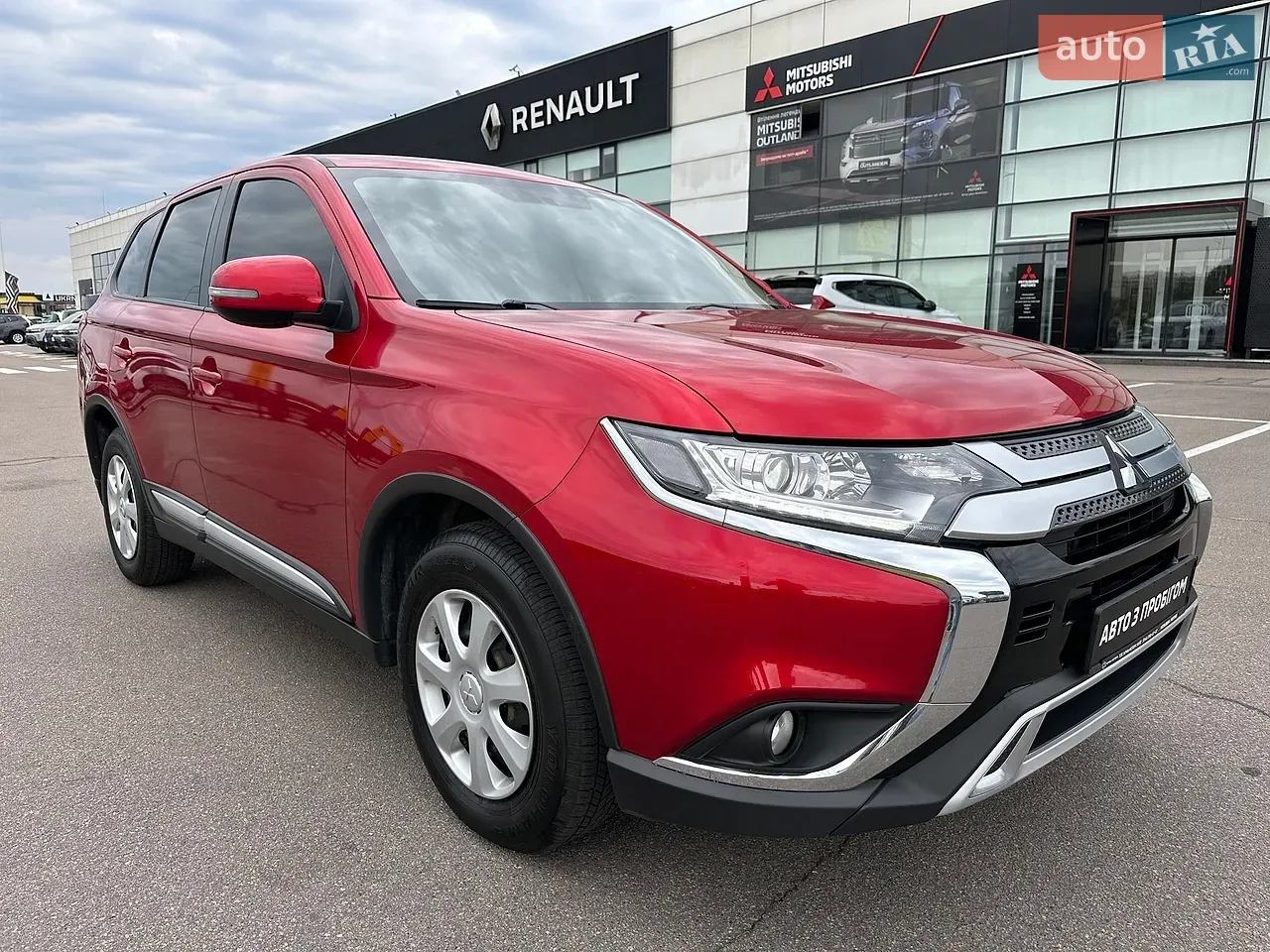 Mitsubishi Outlander 2020 photo 2