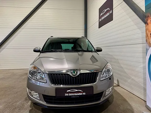 Skoda Fabia 2012 photo 2