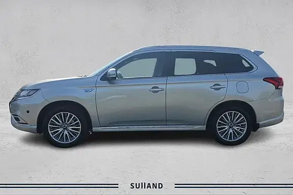 Mitsubishi Outlander 2020 photo 2