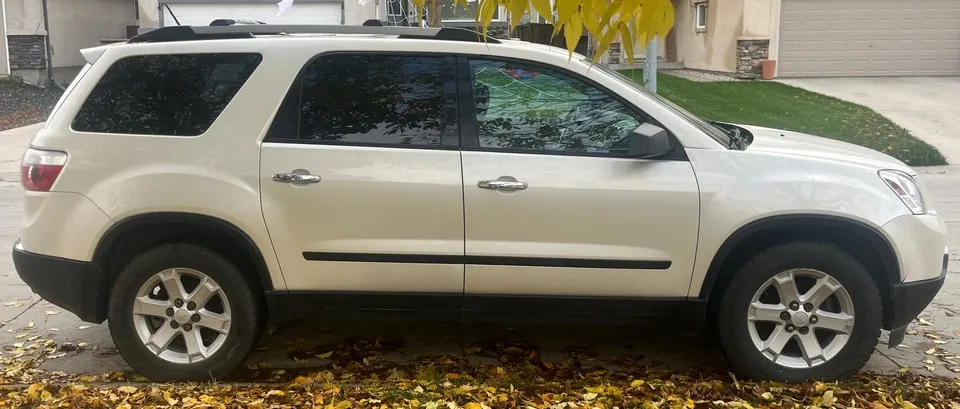 GMC Acadia 2010 photo 3