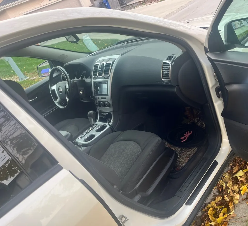 GMC Acadia 2010 photo 5