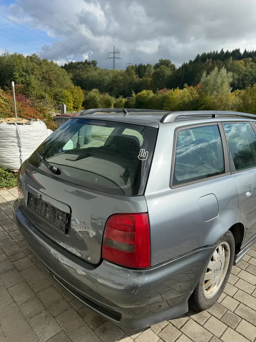 Audi A4 1996 photo 2