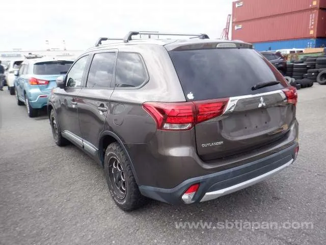 Mitsubishi Outlander 2016 photo 3