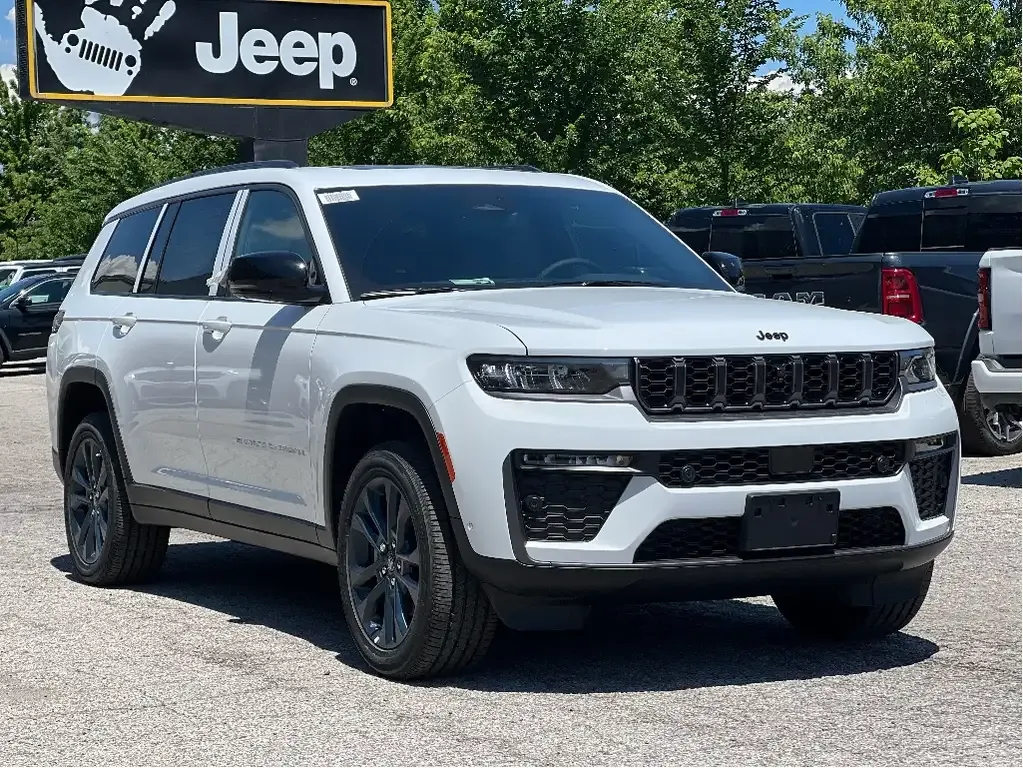 Jeep Grand Cherokee 2026 photo 2