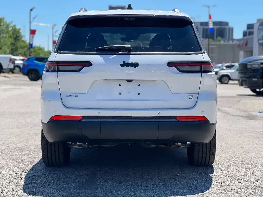 Jeep Grand Cherokee 2026 photo 5