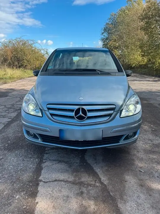 Mercedes-Benz B200