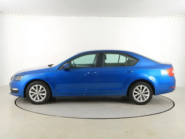 Skoda Octavia 2019 photo 2