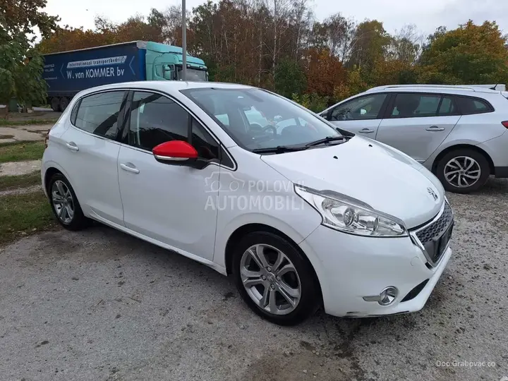 Peugeot 208