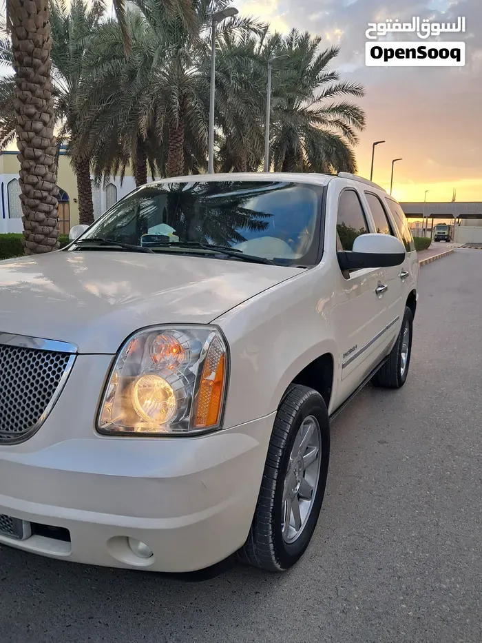 GMC Yukon 2014 photo 3