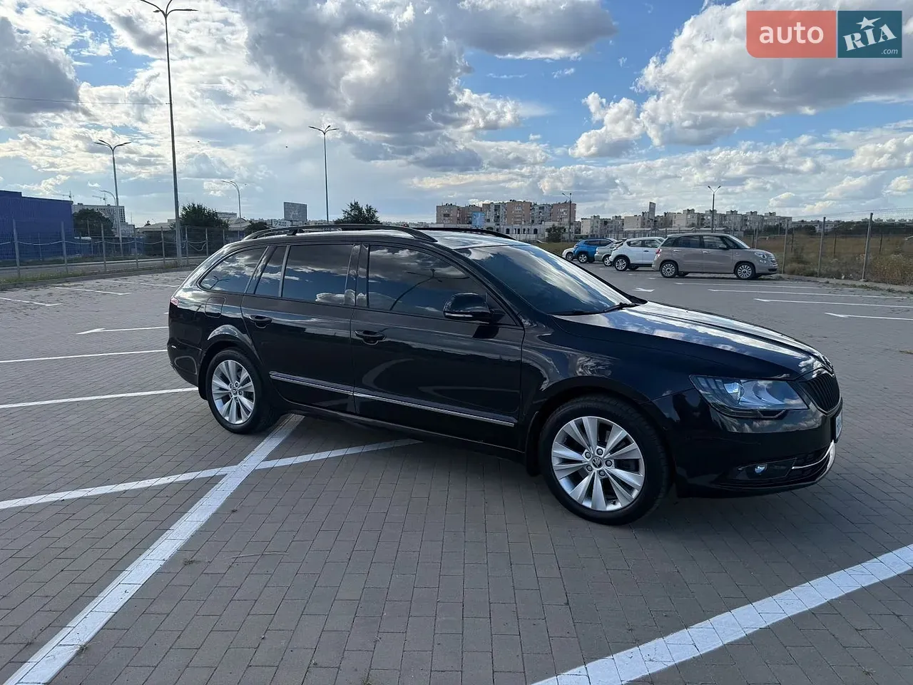 Skoda Superb 2013 photo 5