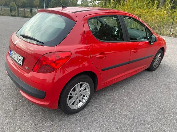 Peugeot 207 2008 photo 2