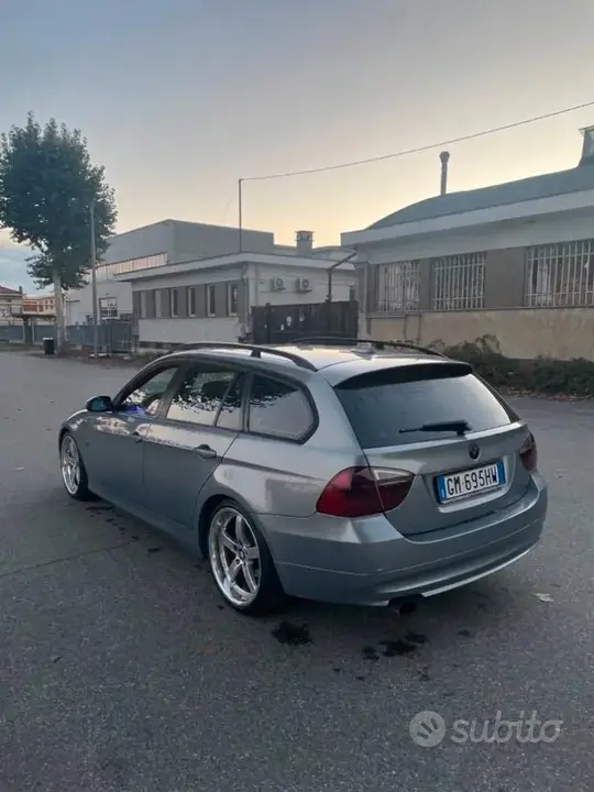 BMW 320I 2023 photo 4