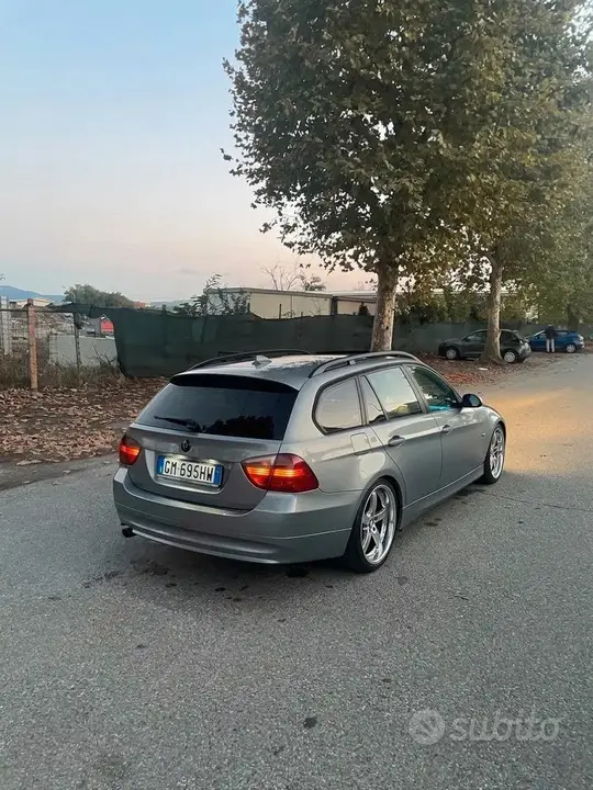 BMW 320I 2023 photo 3