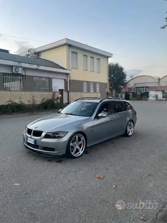 BMW 320I