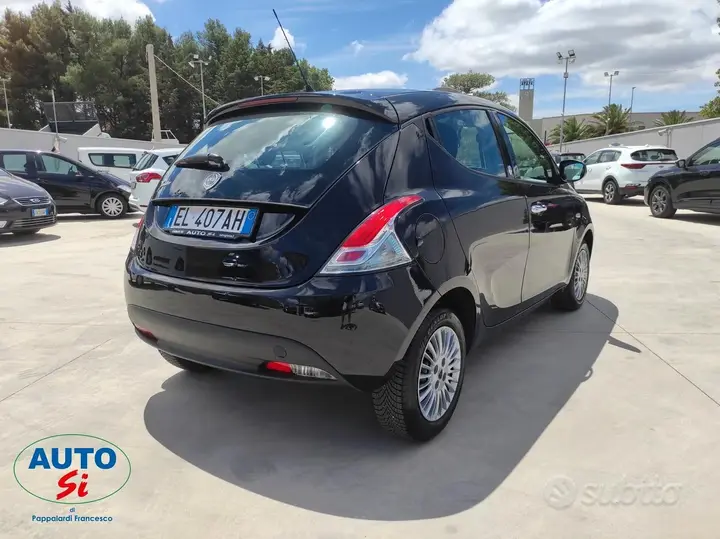 Lancia Ypsilon 2012 photo 5